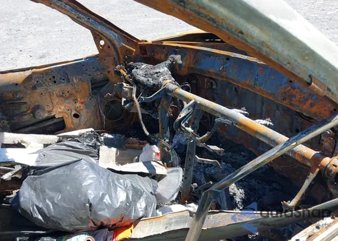 2001 Toyota Camry Ce z USA, uszkodzony, nr VIN 4T1BG22K51U869231